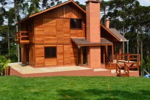 Casa pré fabricada de madeira em curitiba