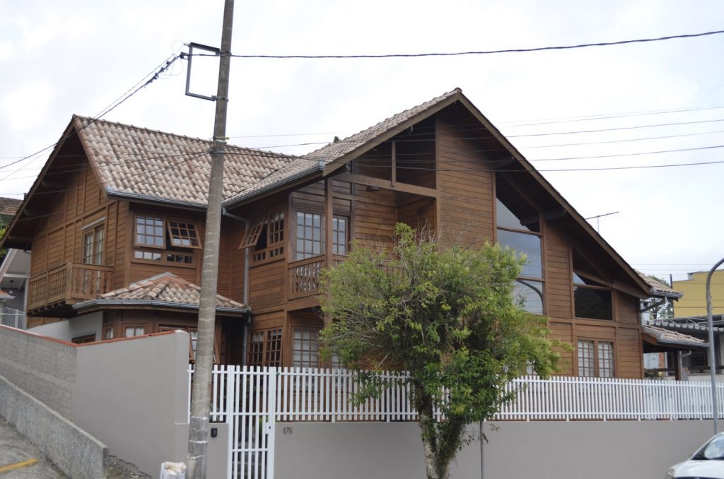 Onde comprar casas de madeira em Curitiba